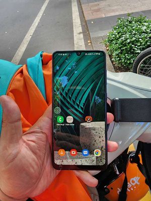Ss A31 nứt kính dùng ok