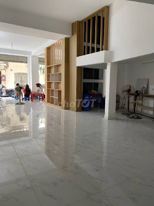 BÁN TOÀ HOME STAY ĐỐNG ĐA - GARA 02 Ô TÔ  - MẶT TIỀN QUYỀN LỰC.