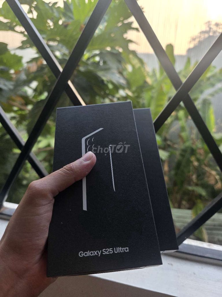 Samsung Galaxy S25 Ultra 256GB Xám Mới. Mua bán Điện thoại tại Quận Liên Chiểu Đà Nẵng được đăng bởi tran tien hình 1