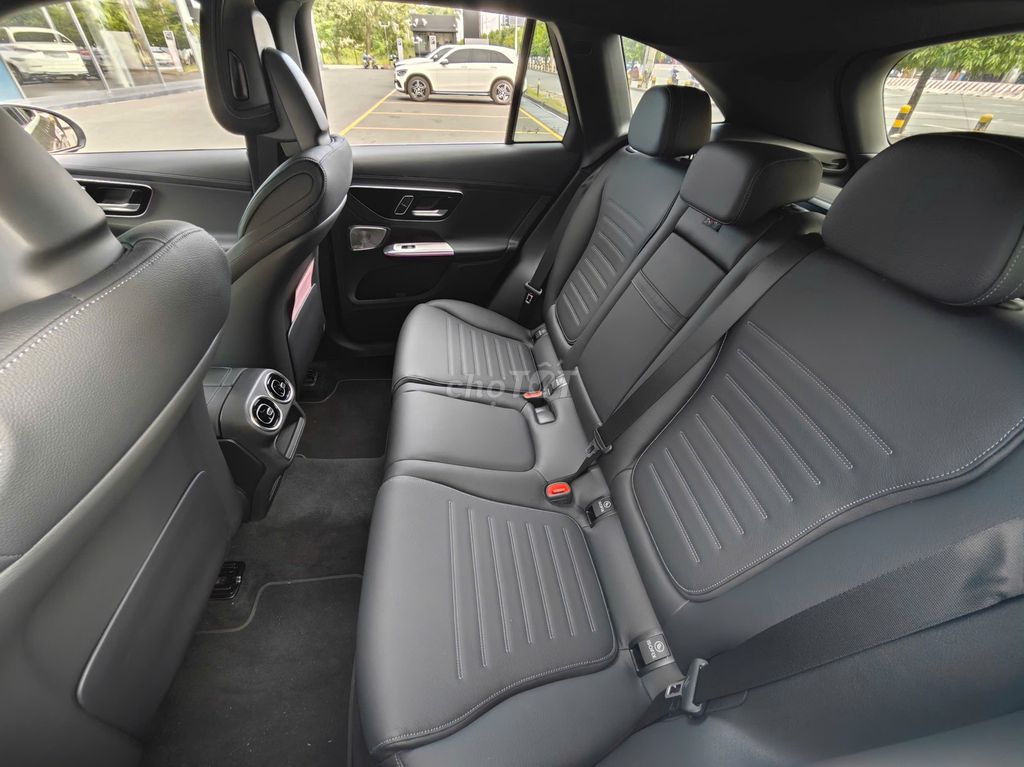 XE LƯỚT HÃNG-Mercedes Benz GLC 300 4Matic 7500 km. Mua bán Ô tô tại Quận 7 Tp Hồ Chí Minh được đăng bởi NGỌC ANH MERCEDES PMH hình 10