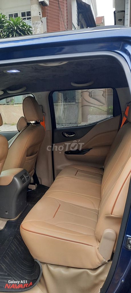 Nissan Navara Синий 5 мест