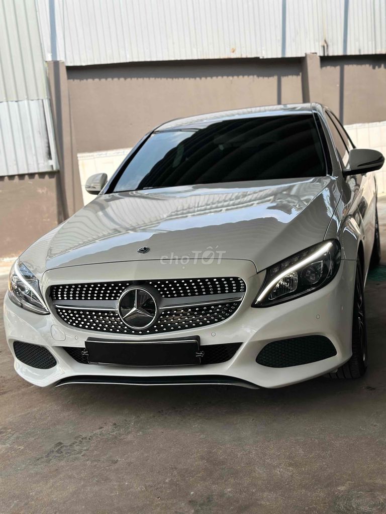 Mercedes Benz C Class 2018 C200 - 70000 km. Mua bán Ô tô tại Quận 7 Tp Hồ Chí Minh được đăng bởi Thông Sport  hình 1