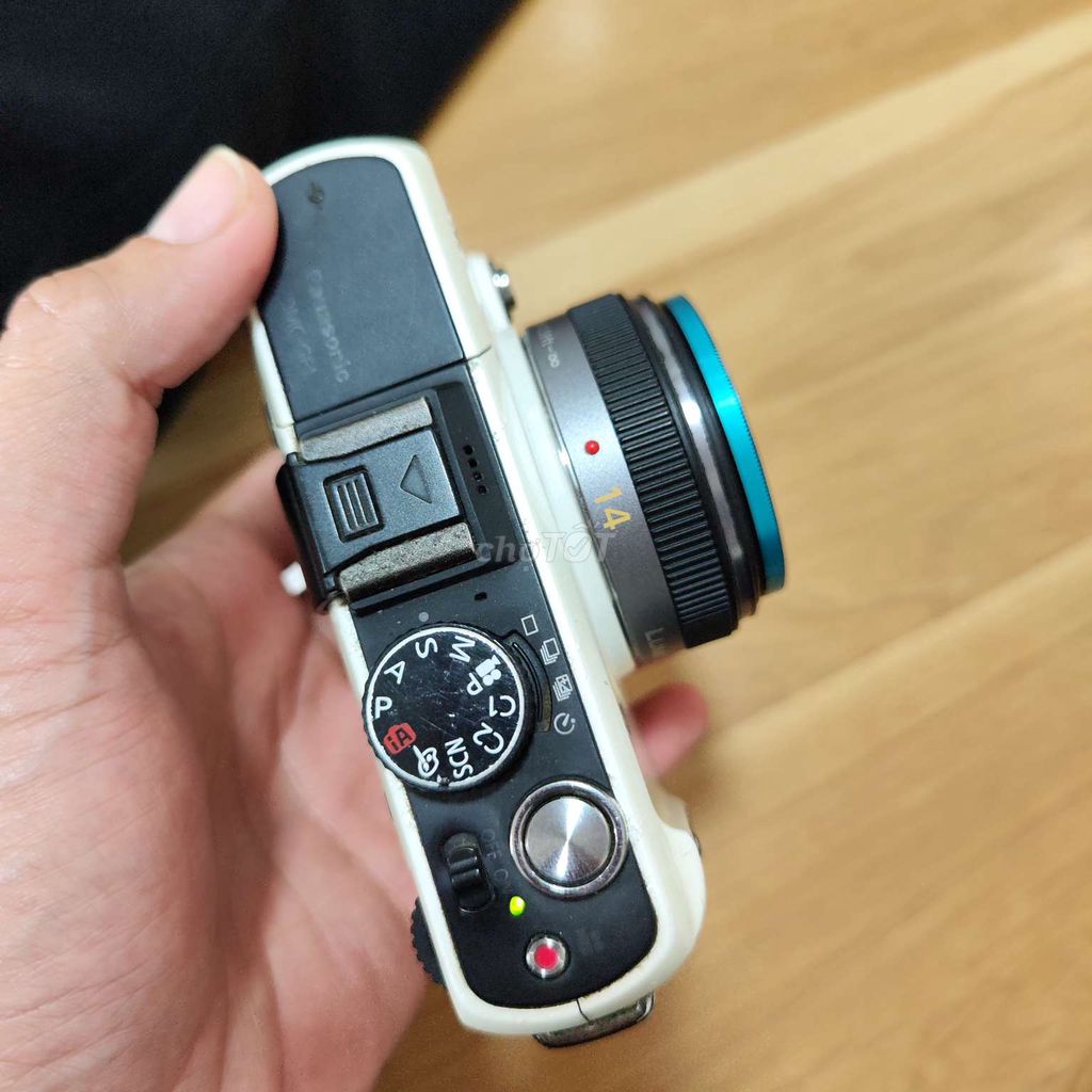 Máy ảnh Panasonic Lumix GF1. Mua bán Máy ảnh, Máy quay tại Thành phố Thủ Đức Tp Hồ Chí Minh được đăng bởi Phú Quý hình 1