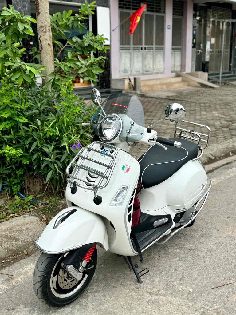 Chính chủ bán vespa gts 125 2017. Mua bán Xe máy tại Quận Cầu Giấy Hà Nội được đăng bởi Nguyễn việt  hình 2