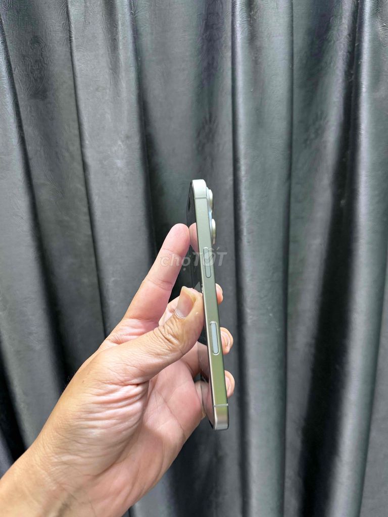 iPhone 16 Pro 256GB Titan Quốc tế Đã thay màn. Mua bán Điện thoại tại Quận Long Biên Hà Nội được đăng bởi hồ mạnh hiếu hình 1