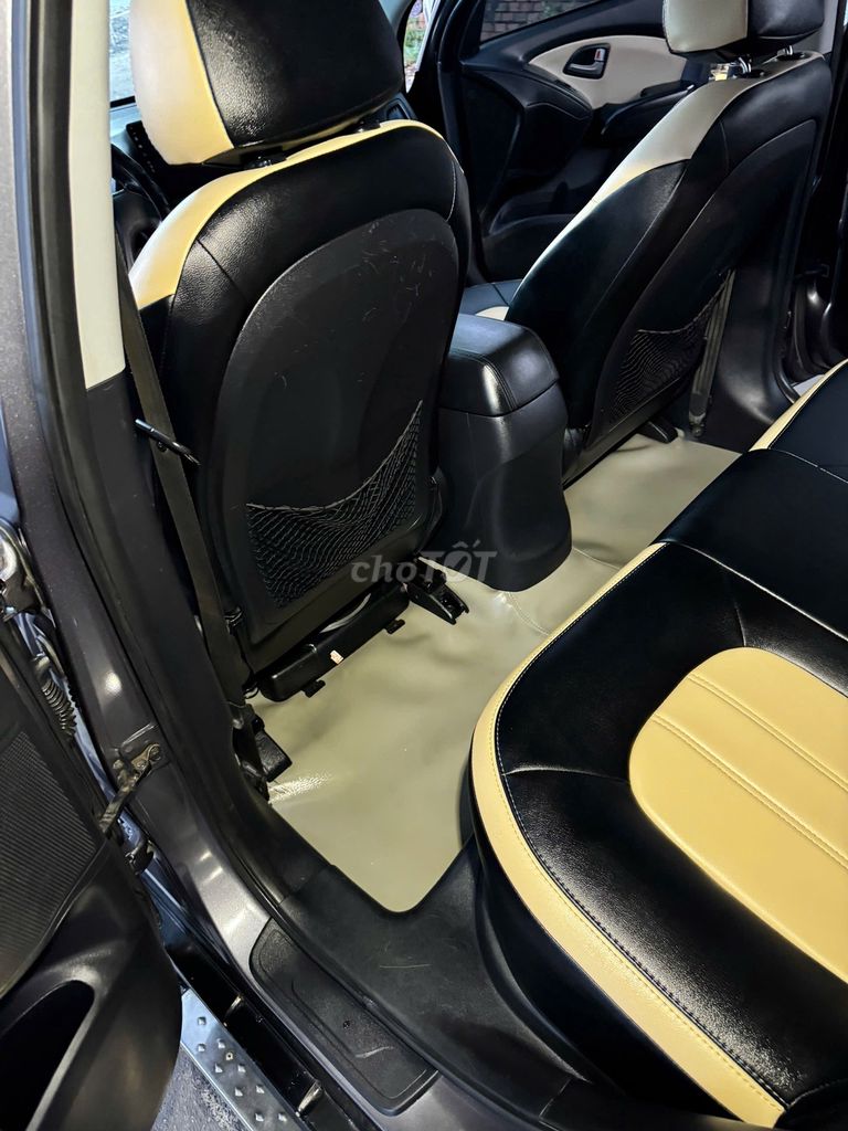 Bán Hyundai Tucson 2010 2 cầu Xám 1 chủ mua mới. Mua bán Ô tô tại Quận 12 Tp Hồ Chí Minh được đăng bởi BẢO BẢO hình 7