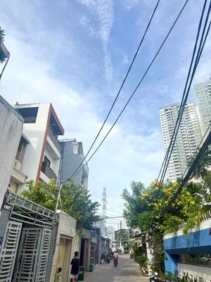 Nhà phố 60 m² · 3 PN · Đường Nguyễn Thị Thập
