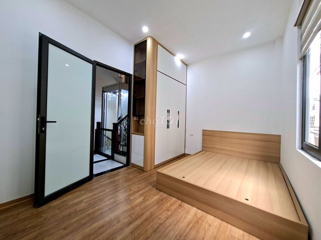 Продается дом площадью 37 м² в Тан Суане, Фам Ван Донг, с лифтом