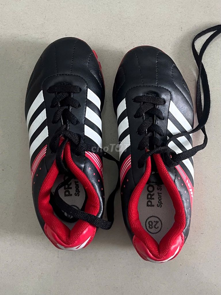 Giày đá bóng bé trai size 28. Mua bán Đồ thể thao, Dã ngoại tại Quận Tân Phú Tp Hồ Chí Minh được đăng bởi 2hand luxury hình 1