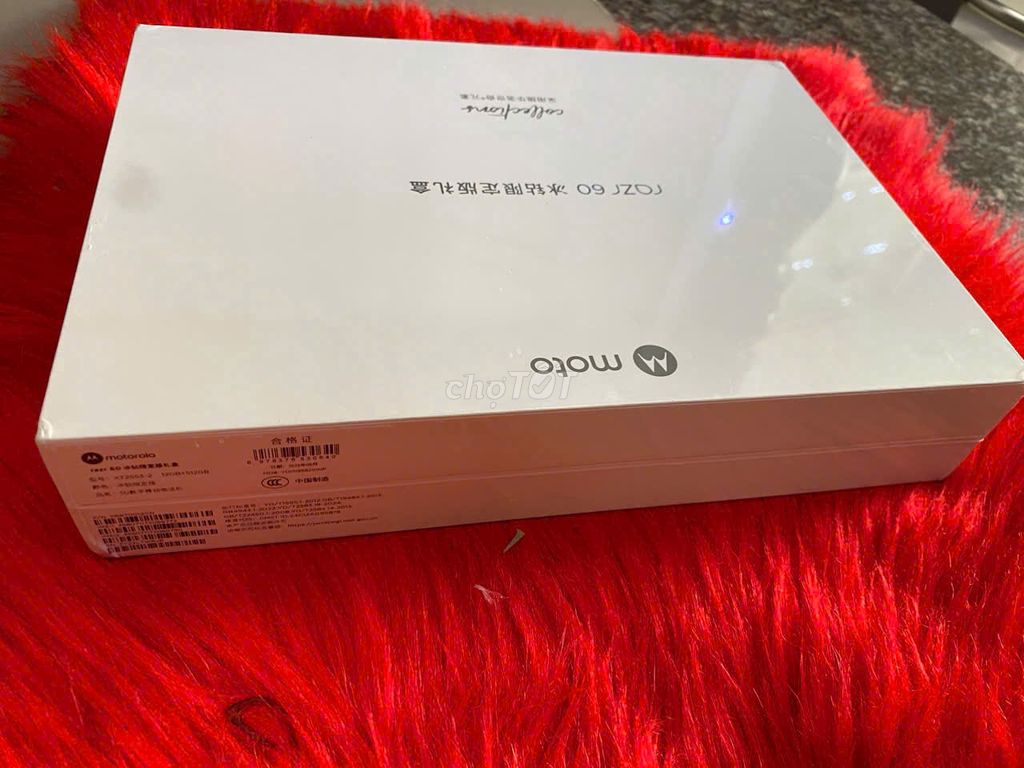 Motorola Razr 60 Ice Diamond Limited Edition. Mua bán Điện thoại tại Quận Tân Bình Tp Hồ Chí Minh được đăng bởi LUCKY PHONE VN hình 2