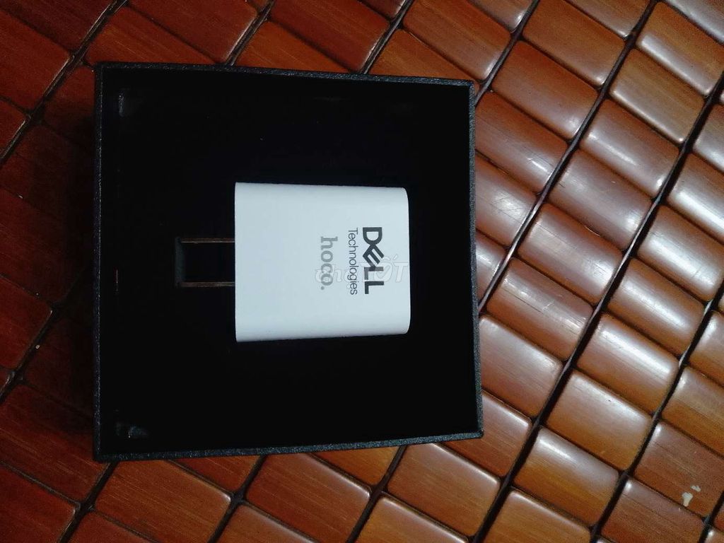 Sạc điện thoại Dell C90 Trắng Sạc nhanh QC 3.0. Mua bán Phụ kiện (Màn hình, Chuột...) tại Quận Đống Đa Hà Nội được đăng bởi Nguyễn Xuân Bảo hình 1