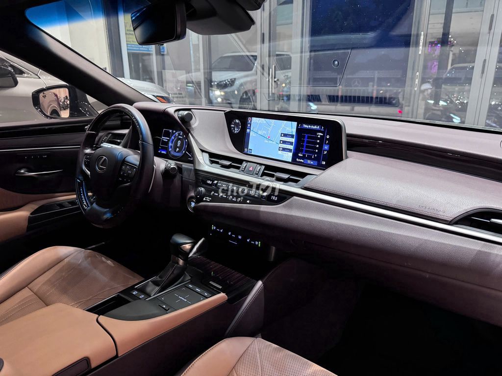 Lexus ES 2021 250 - 29000 km. Mua bán Ô tô tại Quận Gò Vấp Tp Hồ Chí Minh được đăng bởi Sĩ Minh hình 9