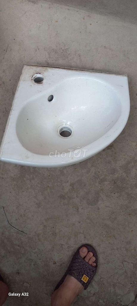 Chậu rửa mặt Sứ Trắng 37x42 cm. Mua bán Thiết bị vệ sinh, nhà tắm tại Thành phố Vĩnh Long Vĩnh Long được đăng bởi Nguyễn Lộc hình 1