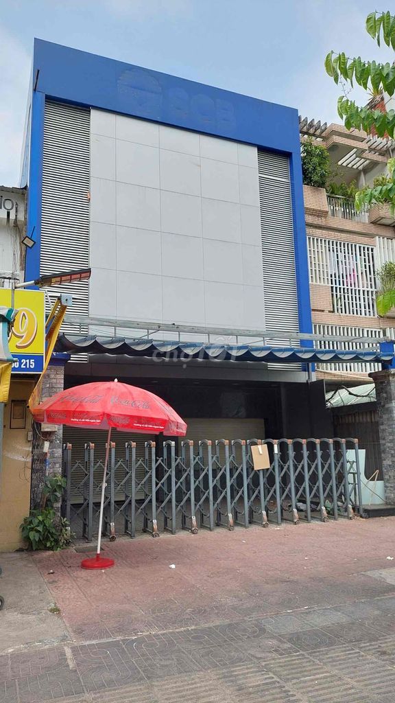 Nhà mặt tiền kinh doanh sầm uất đường Bạch Đằng,gần sân bay