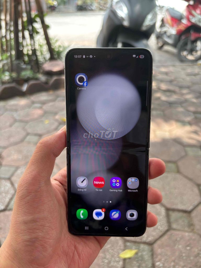 Samsung Galaxy Z Flip5 256GB. Mua bán Điện thoại tại Quận Hoàng Mai Hà Nội được đăng bởi Mạnh Dũng Android hình 1