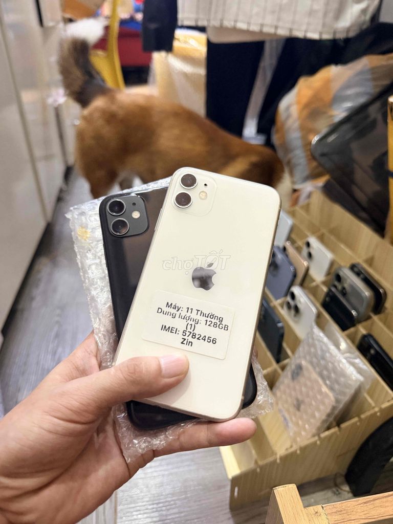Apple iPhone 11 128gb QuốcTế full zin. Mua bán Điện thoại tại Quận Hải Châu Đà Nẵng được đăng bởi Hoàng Táo 273 Nguyễn Hoàng hình 1