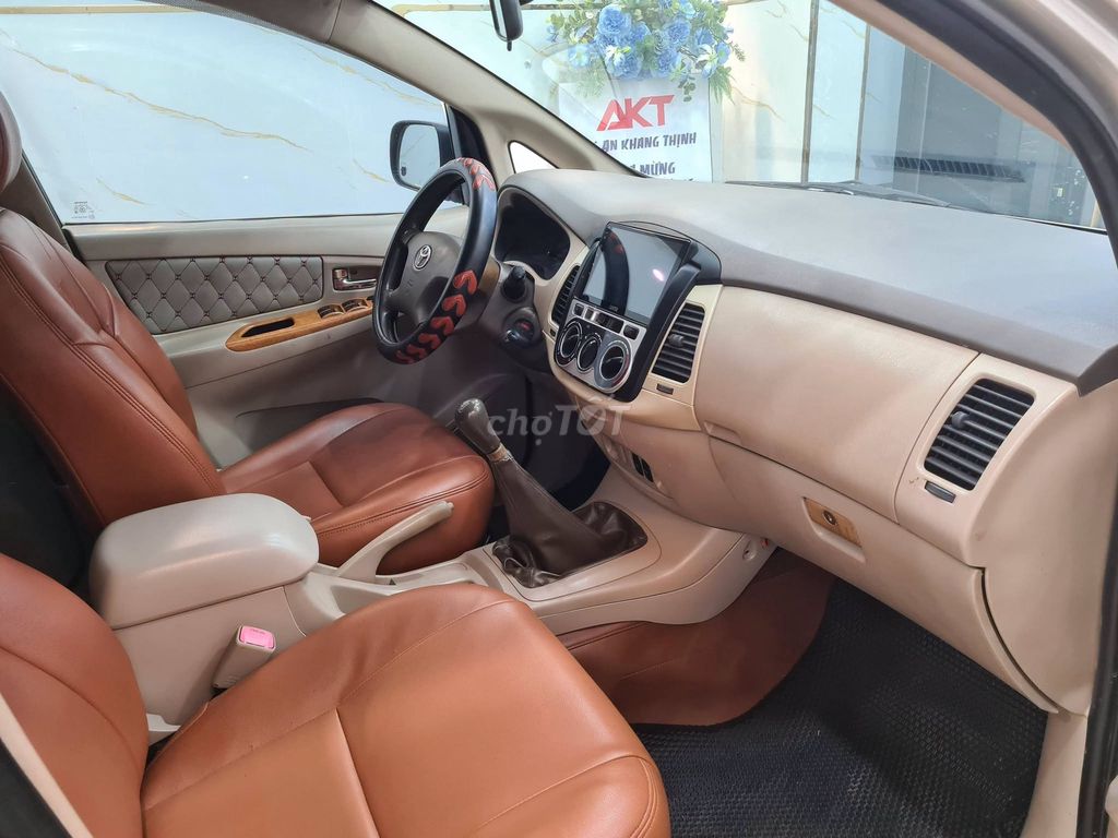 TOYOTA INNOVA 2006 G МКПП 8 мест 2 кондиционера