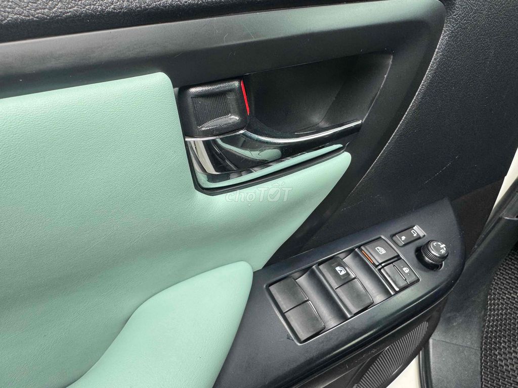 Toyota Fortuner 2020 Dầu Số sàn 100.000 km. Mua bán Ô tô tại undefined undefined được đăng bởi Long Auto Vạn Phúc hình 14