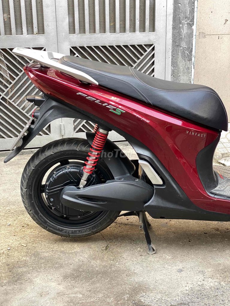 Xe máy điện VinFast Feliz dk2022 màu Đỏ pin 45Ah. Mua bán Xe điện tại Quận Gò Vấp Tp Hồ Chí Minh được đăng bởi XE ĐIỆN 90s hình 4