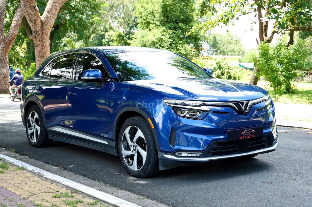VinFast VF8 2023 Комплектация с купленной батареей SUV 90 000 км