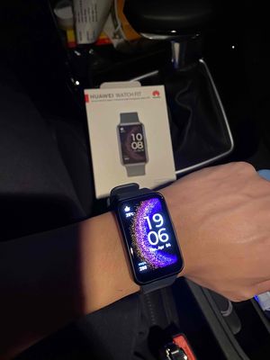 Huawei watch fit se mới bóc seal chưa dùng.