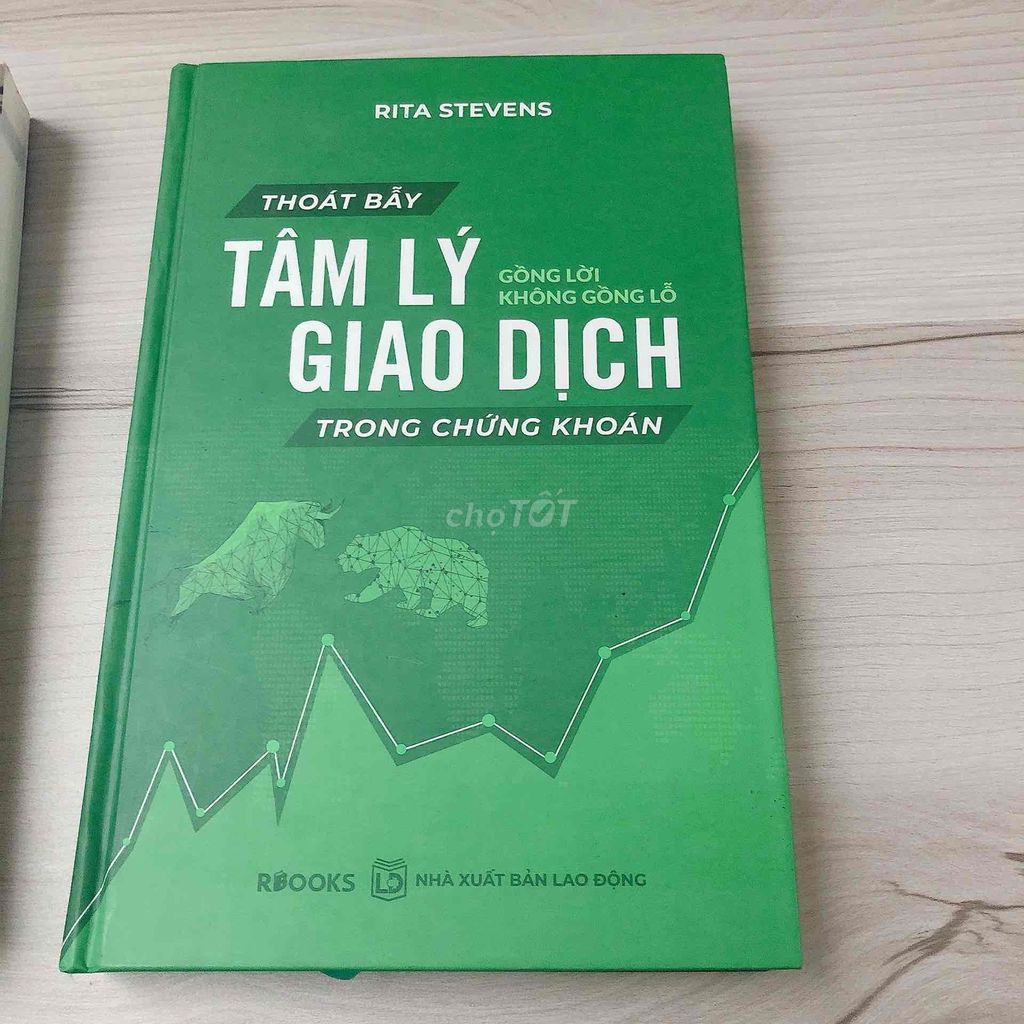 Thanh lý 2c sách như hình giá 150k trắng-250k xanh