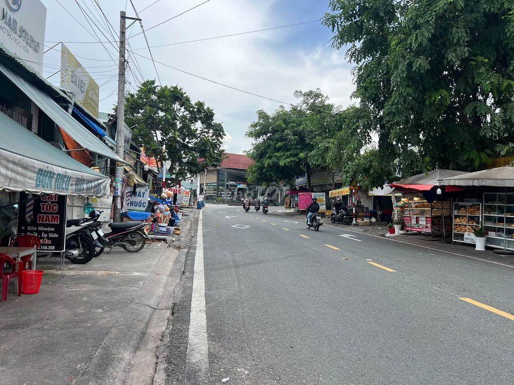 Bán đất Phường Hoà Phú, Bình Dương, 2 mặt tiền kinh doanh