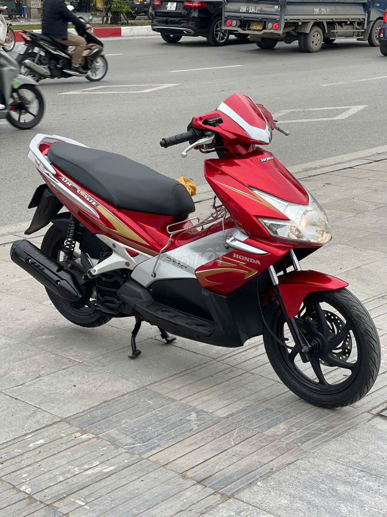 Honda airblade máy nguyên bản xe đẹp. Mua bán Xe máy tại Quận Cầu Giấy Hà Nội được đăng bởi Minh Tiến hình 2