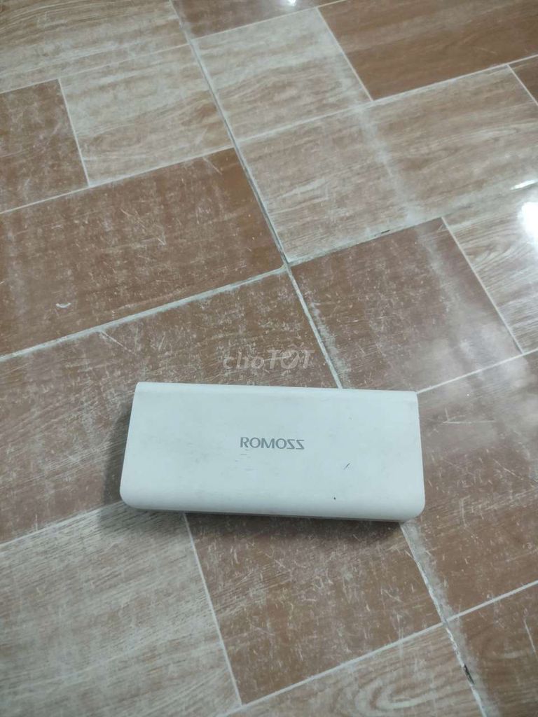 Sạc dự phòng Romoss 10000mAh Trắng. Mua bán Phụ kiện (Màn hình, Chuột...) tại Thành phố Thủ Đức Tp Hồ Chí Minh được đăng bởi Tử Thiên hình 1