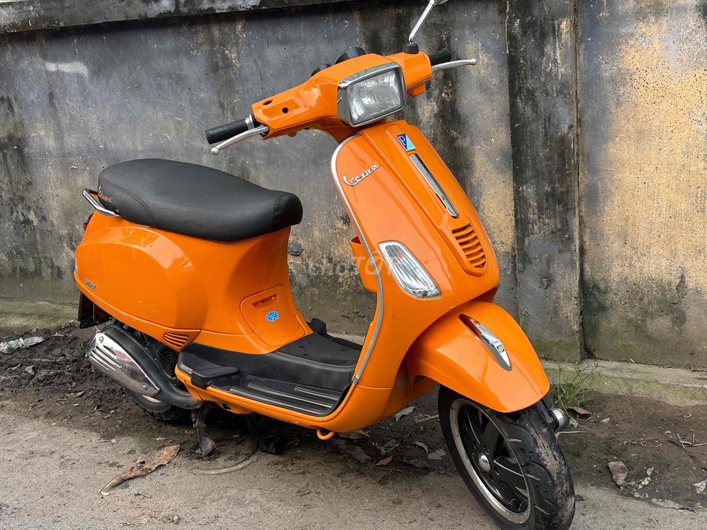 Piaggio Vespa S125 màu Cam Đã qua sử dụng. Mua bán Xe máy tại Thành phố Dĩ An Bình Dương được đăng bởi Hưng Motor hình 3
