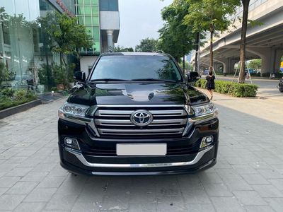 Toyota Land Cruiser 4.6 V8 sản xuất 2019.