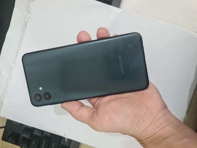 Samsung A04 màn hình zin, vỏ còn đẹp