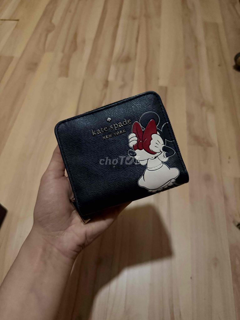 [AUTH] Ví gập ngắn Kate Spade x Disney Nữ Da Đen. Mua bán Túi xách tại Quận 10 Tp Hồ Chí Minh được đăng bởi Bao Nghi Doan Ngoc hình 1
