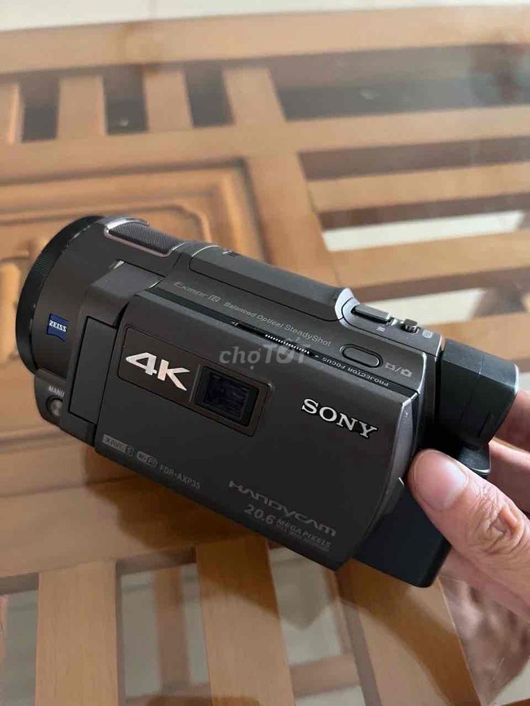 máy quay 4K Sony FDR-AXP35