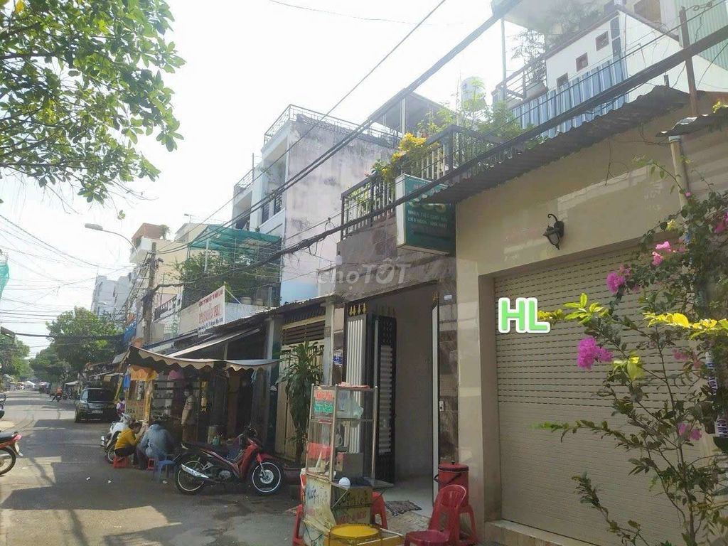 Nhà thuê mặt tiền lê lăng. Quận Tân Phú