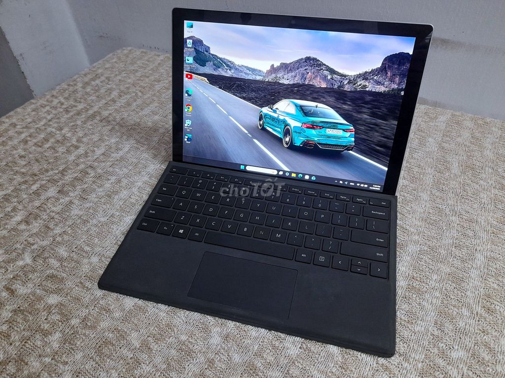 Surface Pro 5 LTE . i5 - 7300U/8GB/256GB Mới 97%. Mua bán Laptop tại Quận 5 Tp Hồ Chí Minh được đăng bởi  TUYET NGUYEN hình 1