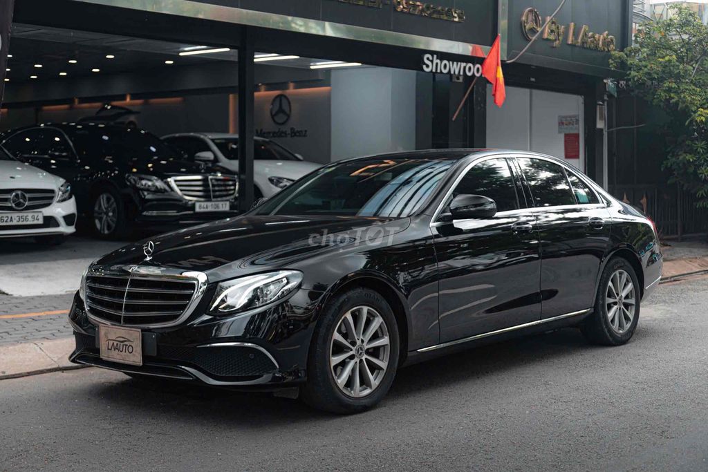 Mercedes E200 Model 2020 - Đen Nâu - 62.000 km. Mua bán Ô tô tại Quận 7 Tp Hồ Chí Minh được đăng bởi Thật Nguyễn LongAnh Auto hình 2