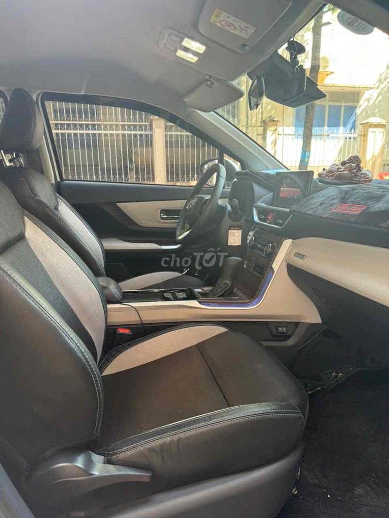 Toyota Veloz Cross 2022 CVT Top - 31000 km