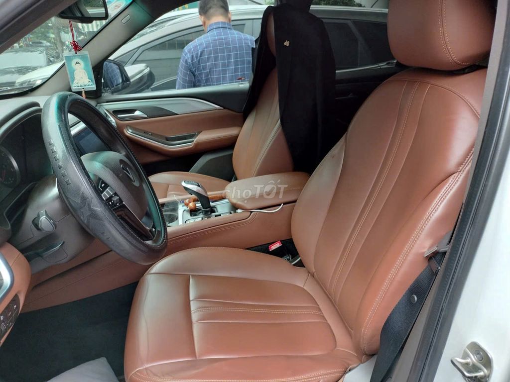 VinFast Lux SA2.0 2019  - 100000 km. Mua bán Ô tô tại Quận 3 Tp Hồ Chí Minh được đăng bởi LÊ THỊ THÚY hình 1