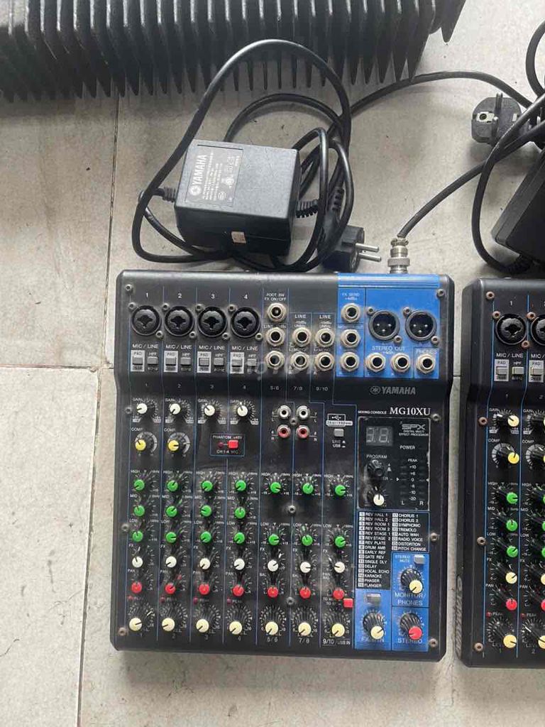 Bàn trộn âm thanh Yamaha MG10XU Đen. Mua bán Tivi, Âm thanh tại Quận Phú Nhuận Tp Hồ Chí Minh được đăng bởi  Bông Lê chuyên sỉ và lẻ âm thanh Nhật Mỹ hình 1