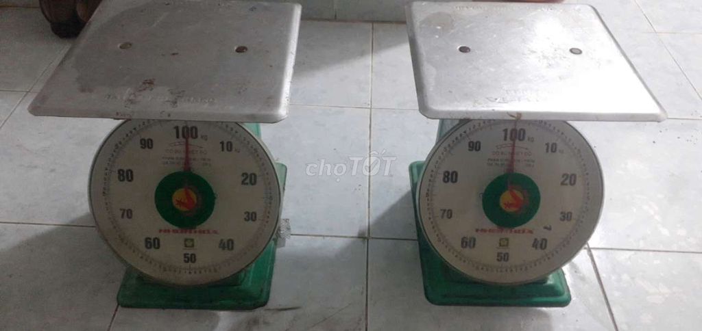 2 cái cân 100kg còn mới keng..Bán 700k/1 cái