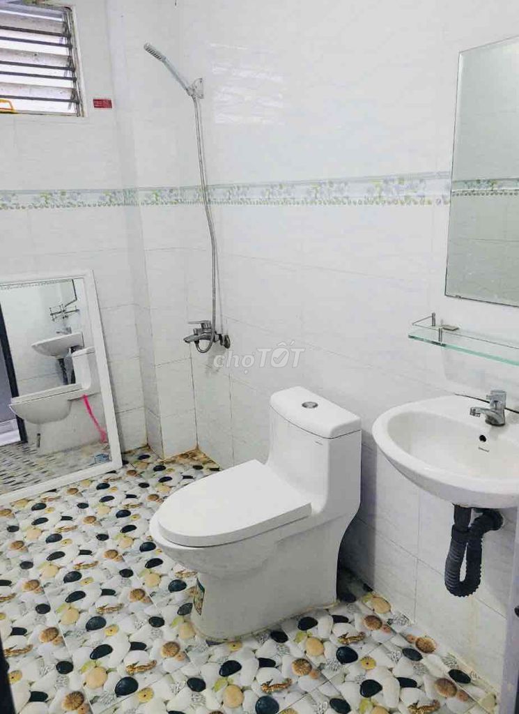 Nhà sạch đẹp 60m2_Trống suốt,Ngay nguyễn Văn Quá,hẻm xe tải