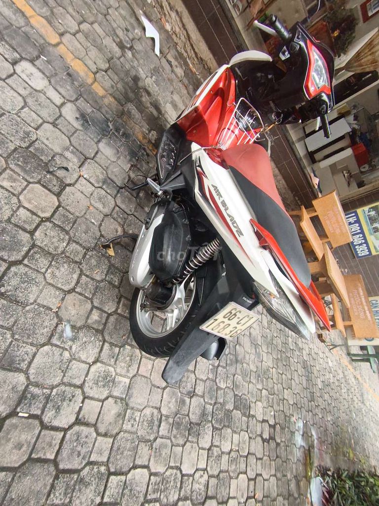 Airbade khóa lớn 2014 máy bao êm. Mua bán Xe máy tại Huyện Chợ Lách Bến Tre được đăng bởi  phước  hình 3