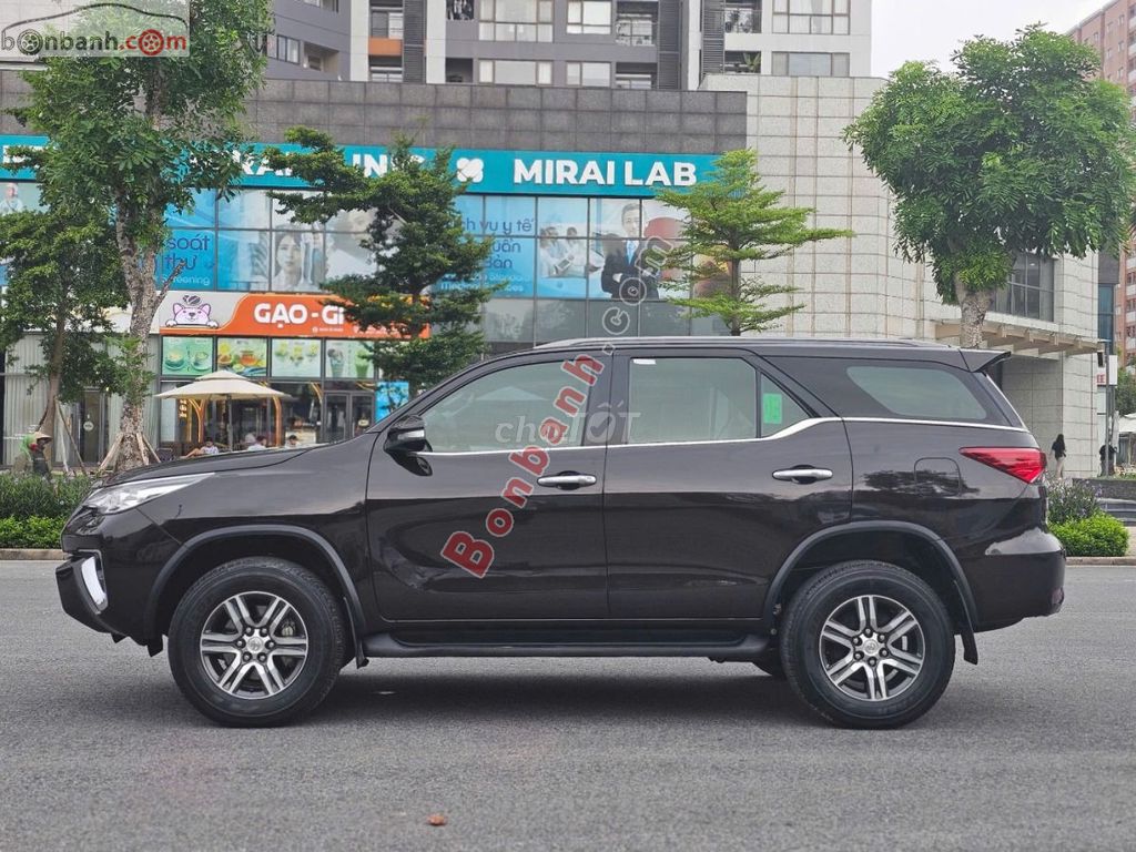 Toyota Fortuner 2.7V 4x2 AT 2017. Mua bán Ô tô tại Quận Cầu Giấy Hà Nội được đăng bởi Nguyễn Văn Luân hình 4