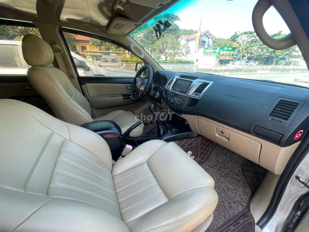 Toyota Fortuner 2015 số sàn .ko kinh doanh dịch vụ. Mua bán Ô tô tại Thị xã Hoàng Mai Nghệ An được đăng bởi Nguyễn cảnh luận hình 5