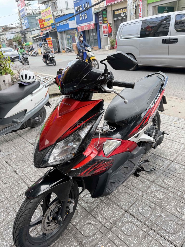 Honda Air Blade, Таиланд, красный, черный
