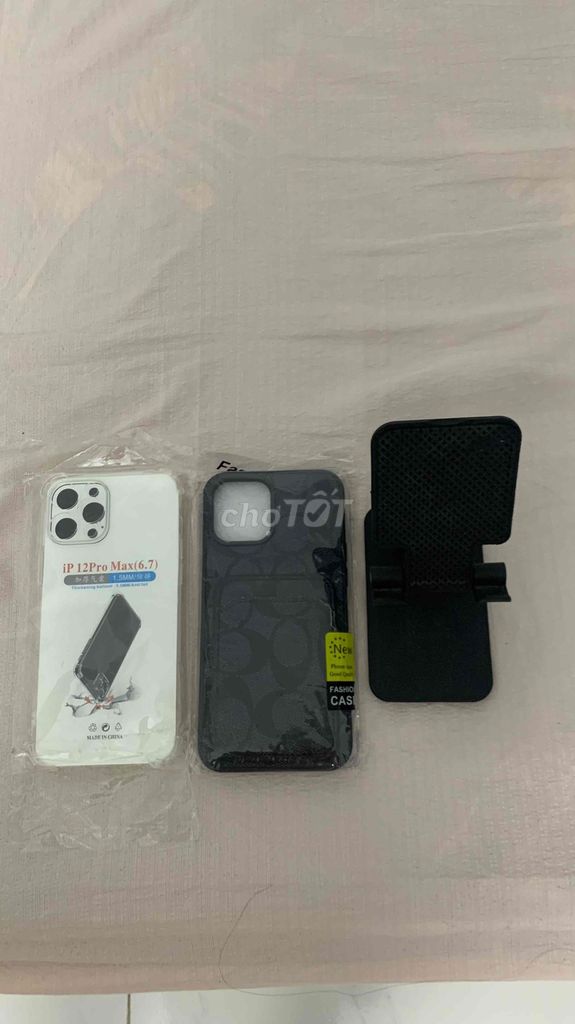 Ốp lưng ip 12 Prx và giá đỡ. Mua bán Phụ kiện (Màn hình, Chuột...) tại Quận Hoàng Mai Hà Nội được đăng bởi Vy hình 1