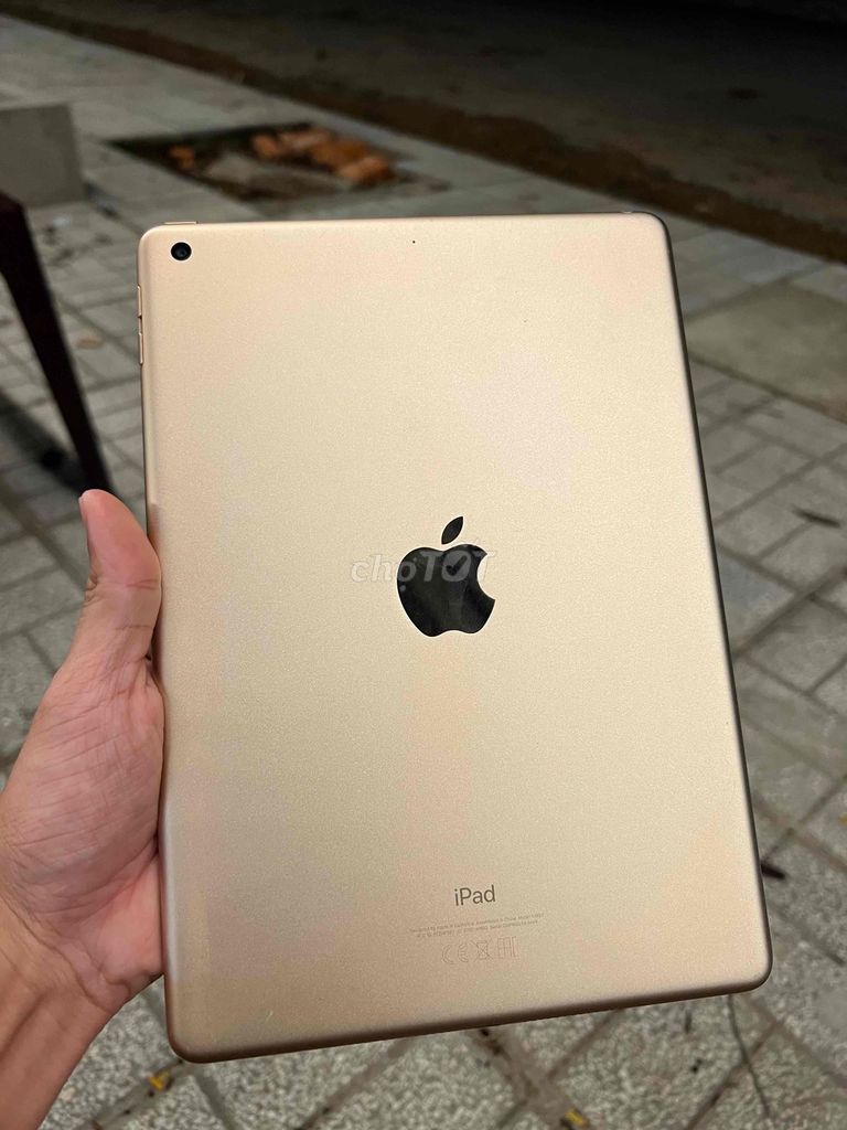 Apple iPad Gen 6 Wifi 32GB Nguyên zin đẹp 90%. Mua bán Máy tính bảng tại Quận Ninh Kiều Cần Thơ được đăng bởi Tấn Phong hình 1