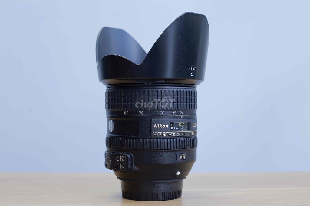 Ống kính Nikon 24-85 VR , sạch, chữ nghĩa rõ ràng.