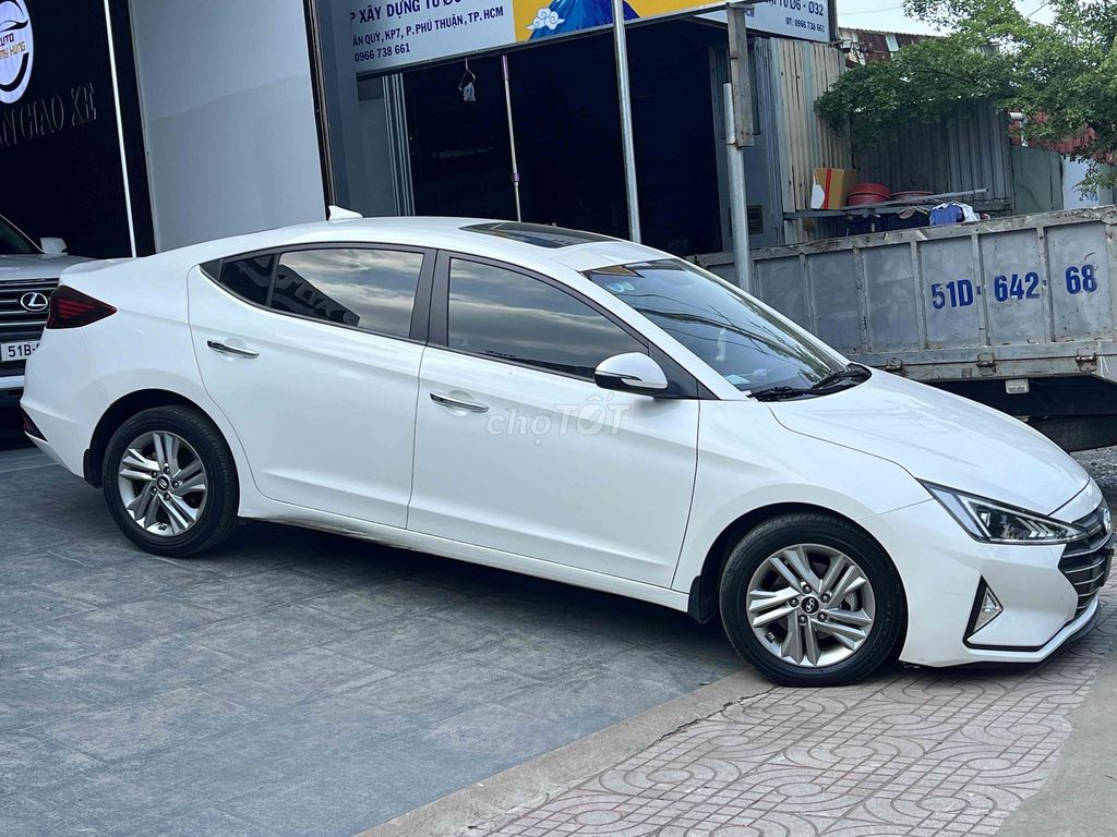HUYNDAI ELANTRA Trắng 2019 mới odo hơn 6 vạn km. Mua bán Ô tô tại Quận 1 Tp Hồ Chí Minh được đăng bởi Nguyên hình 5
